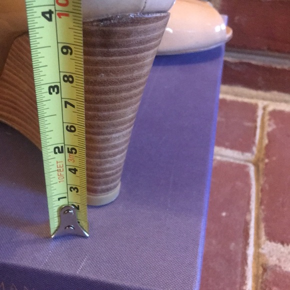 Stuart Weitzman Nude Patent Wedges - Picture 10 of 12